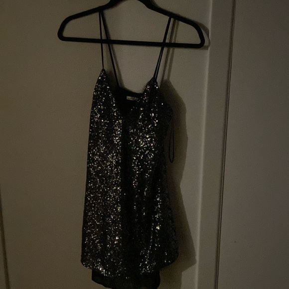 Stunning Black sequin dress Zara W & B collection 🇧🇬 Made in Bulgarie 🇧🇬 - Picture 4 of 15